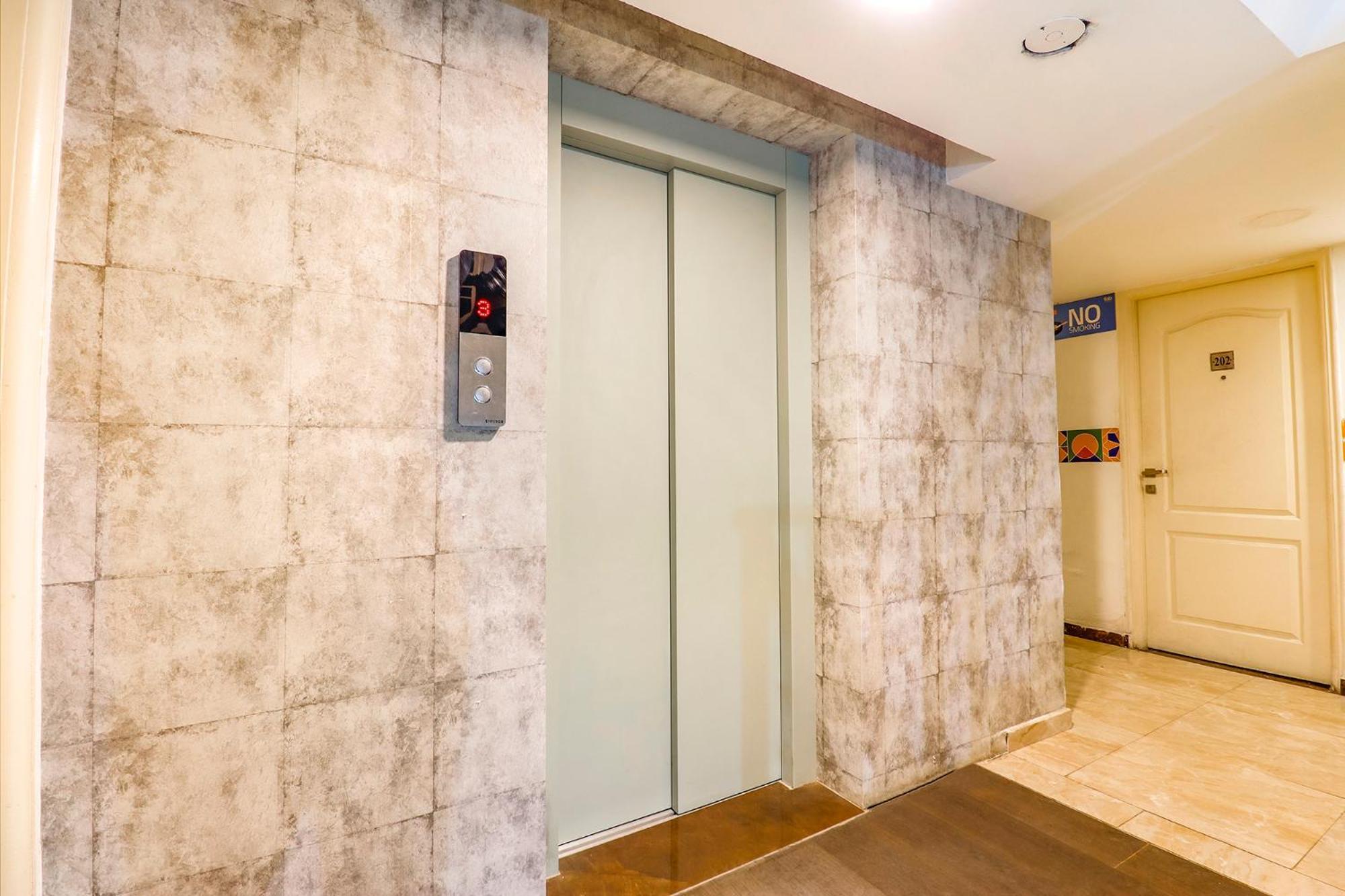 Fabhotel Park Inn - Indiranagar Bangalore Exterior foto
